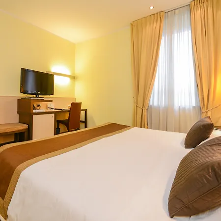 Master מלון ברשה