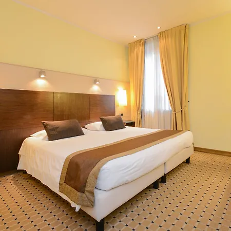 Hotell Master 4*