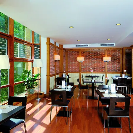 מלון Master ברשה