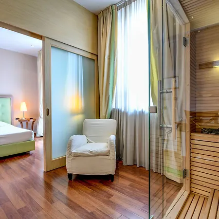 Master Hotel